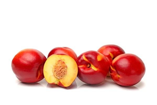 Nectarine pada latar belakang putih — Stok Foto