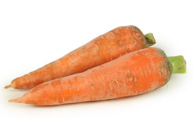 beyaz zemin üzerine taze havuç