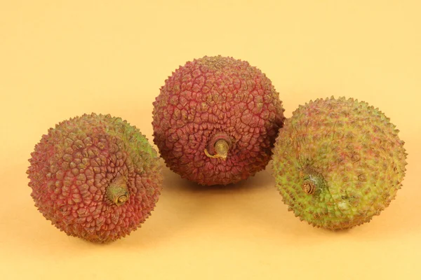 Litchi isolado em fundo branco — Fotografia de Stock