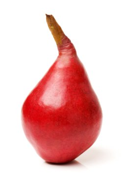 kırmızı armut beyaz arkaplanda izole edildi