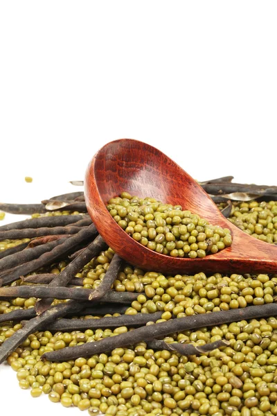 Mung beans on white background — Stock Photo, Image