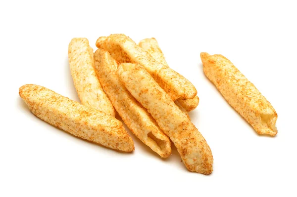 Uma pilha de batatas fritas em um fundo branco — Fotografia de Stock
