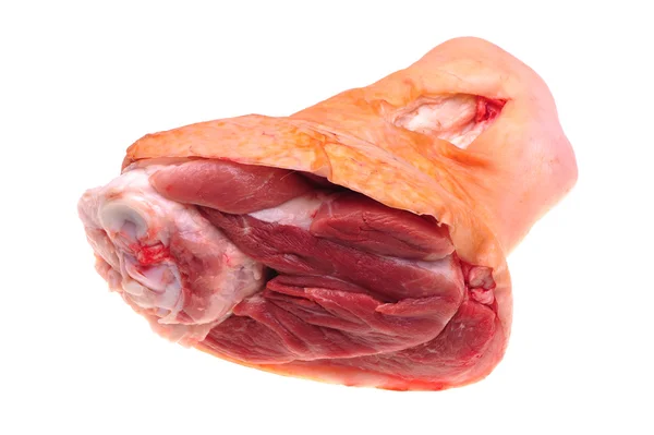 Сырая свинина (нога) на белом фоне — стоковое фото