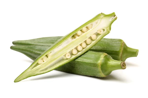 Okra fresca aislada sobre un fondo blanco —  Fotos de Stock