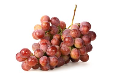 beyaz arkaplanda kırmızı üzüm