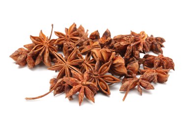 yıldız anasonu beyaz arkaplanda izole edildi