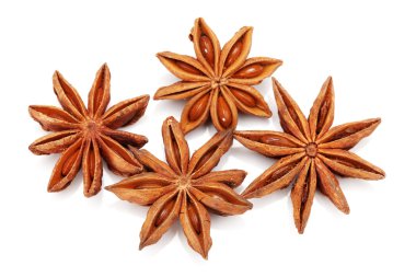 yıldız anasonu beyaz arkaplanda izole edildi