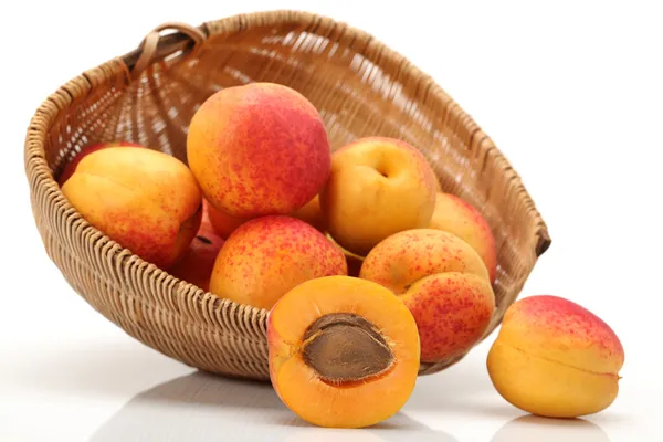 Ripe apricot — Stock Photo, Image