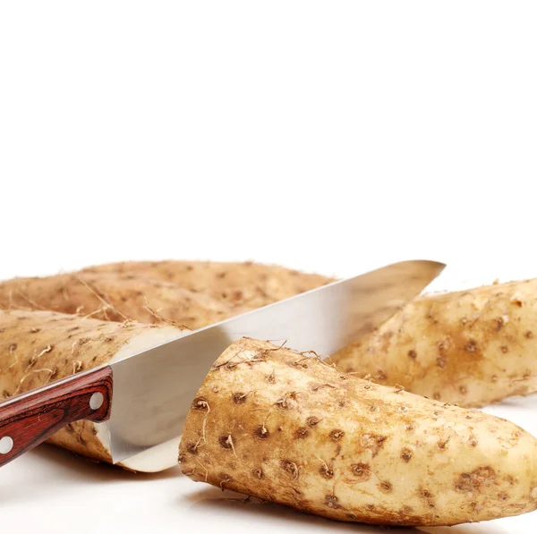 Chinese yam with knife — Stock Photo, Image