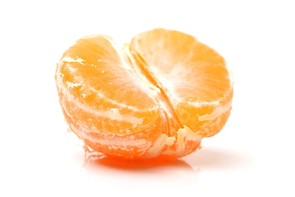 Die Hälfte der orangen Mandarine — Stockfoto