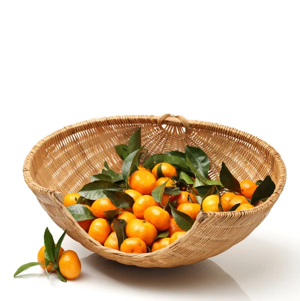 Mandarinen im Korb — Stockfoto
