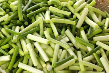 sarımsak cıvata içinde tepsi