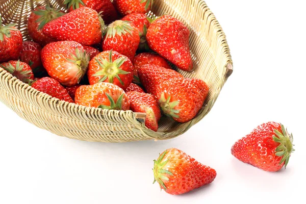 Panier de fraises rouges — Photo