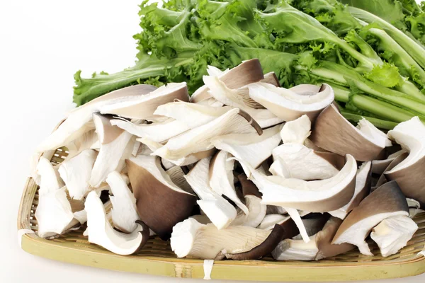 Taglio di funghi — Foto Stock