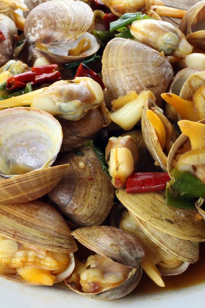 Clams with vegetables — Stock Photo, Image