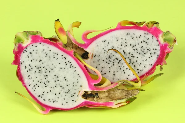 Halves of dragon fruit — Stock Photo, Image