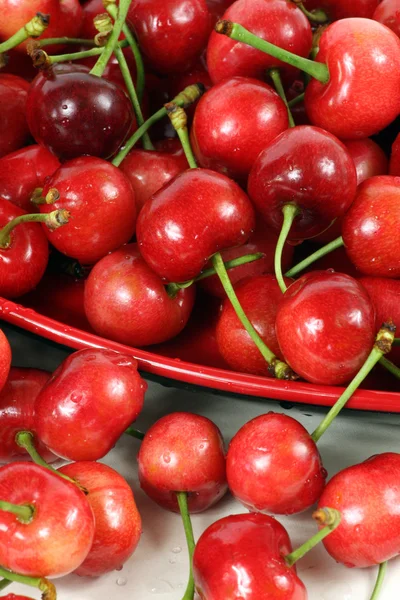 Cerezas rojas —  Fotos de Stock