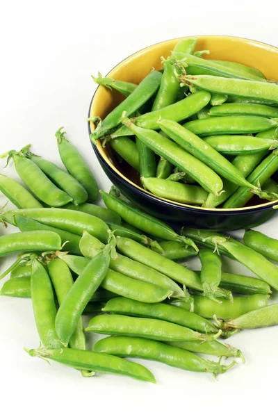 Full bowl of snow peas — Stock Photo, Image