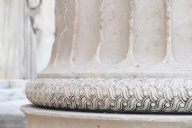 temel taşı pillars