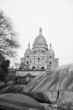 Paris 'te yağmurlu bir gün