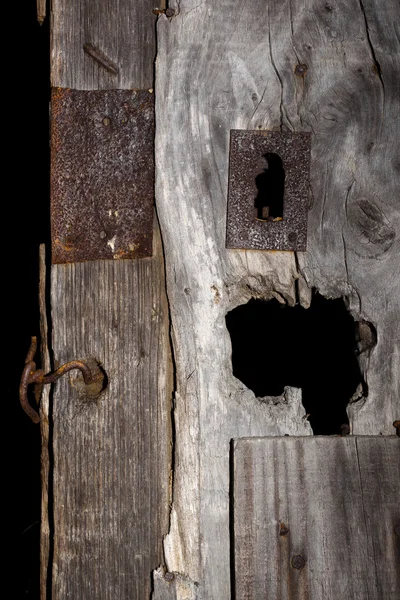 Puerta rústica de madera vieja . Imagen de archivo