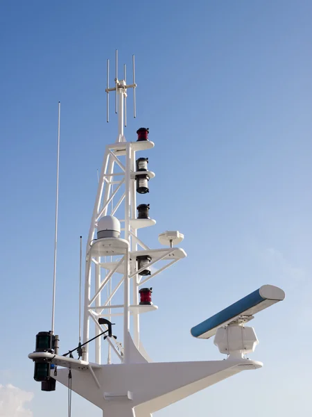 Communication tower on boat. — Stock Photo, Image