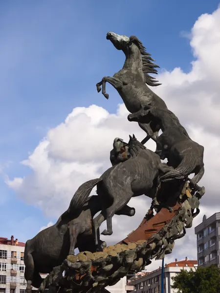 Escultura de cavalos na Praça Espanha em Vigo — Fotografia de Stock