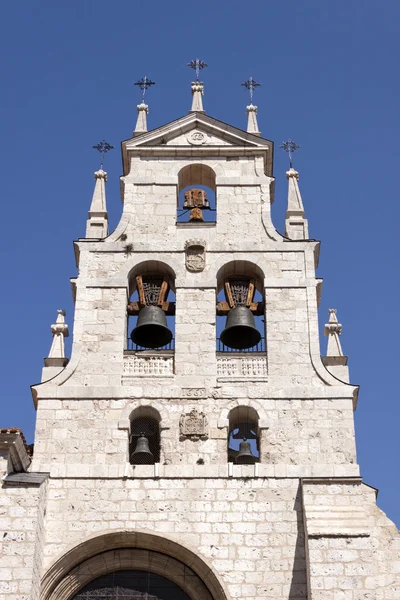 Lesmes abad Kirche Glockenturm — Stockfoto