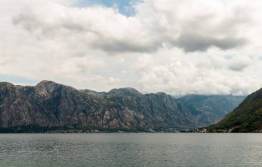 Karadağ 'ın Kotor Körfezi Yazın