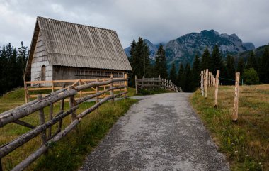 Karadağ 'ın Durmitor Ulusal Parkı' ndaki Bosaca köyü