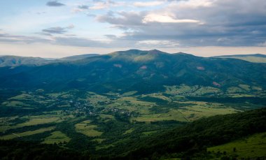 Ukrayna, Karpatya dağlarında sabah