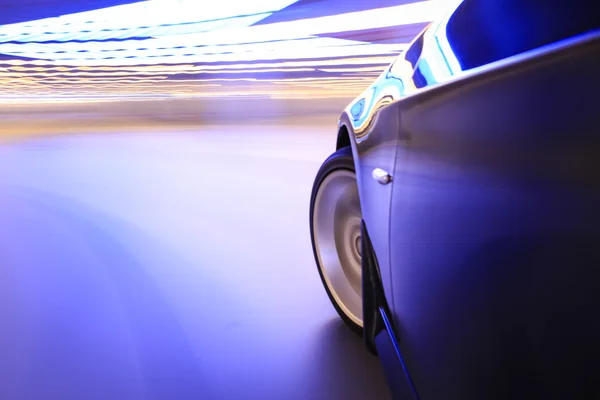 Siyah araba yan görünüm