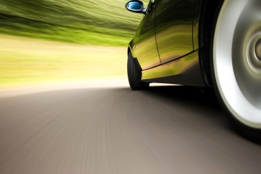 Siyah araba arka yan görünüm