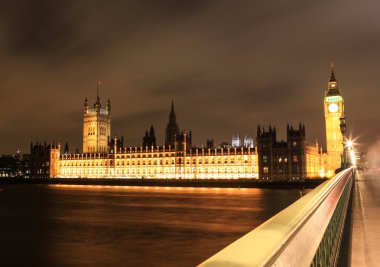 Geceleyin Büyük Ben