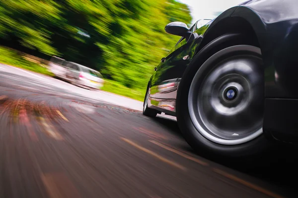 lüks sedan yan görünüm.