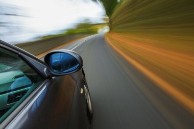 hızlı sürüş lüks sedan