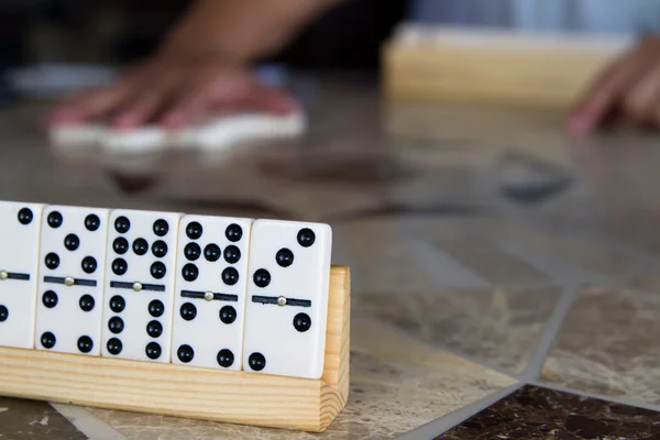 Dominó en una mesa — Foto de Stock