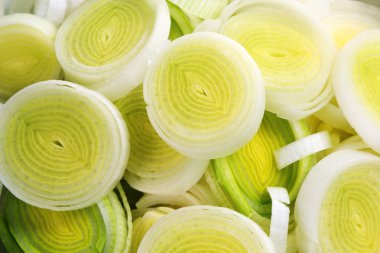 taze dilimlenmiş pırasa