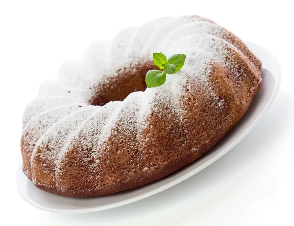 Vanille ang Schokoladenkuchen mit Minzlaven isoliert auf weiß — Stockfoto