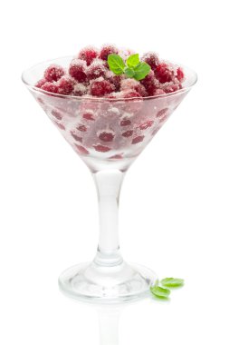 Beyaz arka plan üzerinde izole kızılcık tatlı