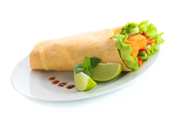 tavuk tortilla film kireç ve tabak acılı sos ile