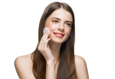 genç bir kadın yüzü temizlik