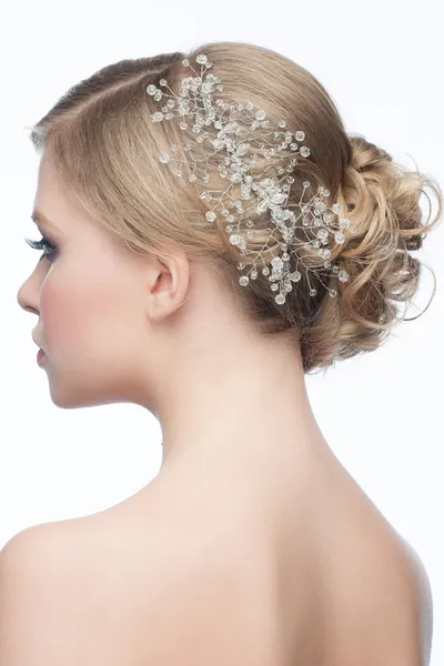 Hairstyle with hair accessory — Stock Photo, Image