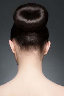 esmer ile şık bir saç modeli