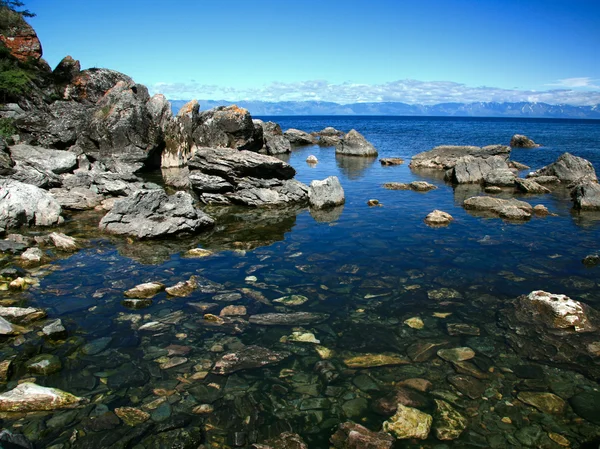 호수 바이칼 Ushkaniye 섬의 보기 — 스톡 사진