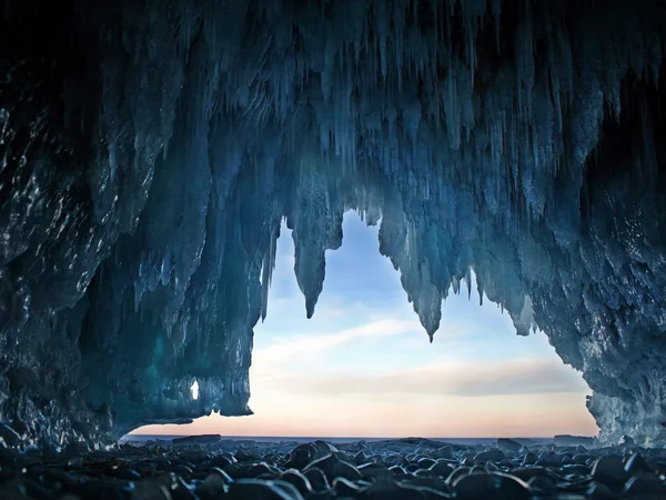 Vista desde la cueva de hielo Fotos De Stock