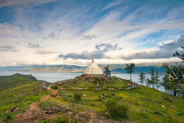 Edificio religioso en la isla del lago Baikal Imágenes de stock libres de derechos