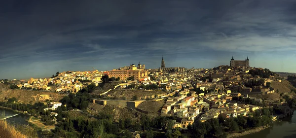 Vista de Toledo da colina — Fotografia de Stock