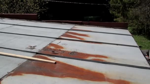 Rusty roof — Stock Video