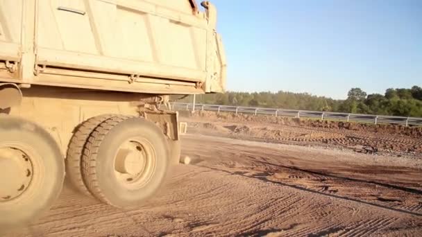 Caminhão a andar para trás — Vídeo de Stock